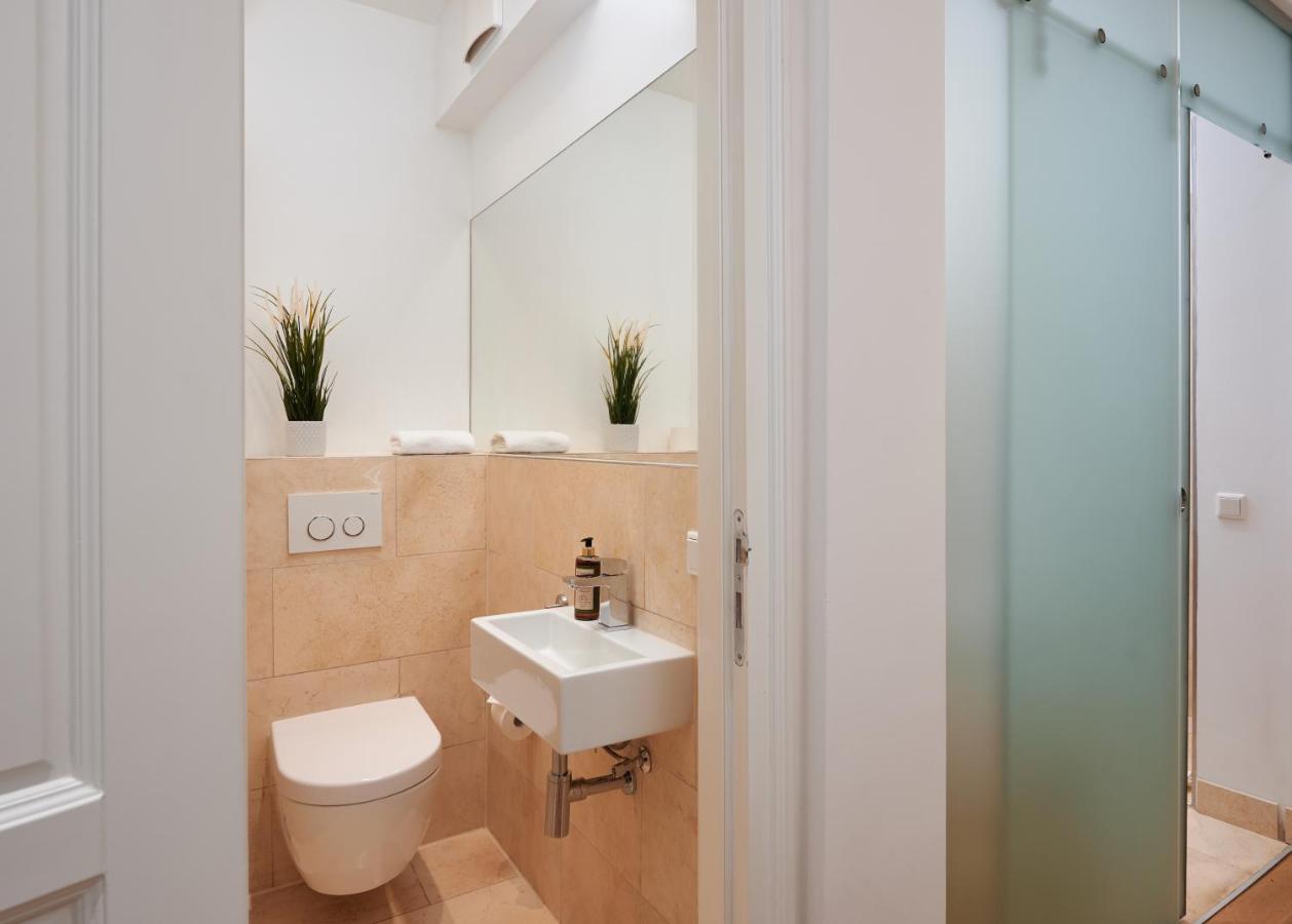 35Qm Deluxe Apartment Suites Im Stil Design Hotel Vosteen Naehe Der Kaiserburg Nürnberg Exterior foto